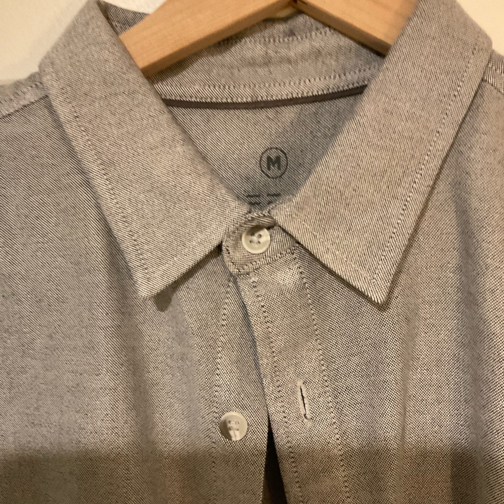 Free Fly Men’s button down - Picture 2 of 3